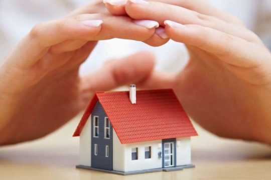 Δειλά βήματα από το Ευρωκοινοβούλιο για τη στέγαση - Καταψήφισε την έκθεση του ΕΚ η Αριστερά